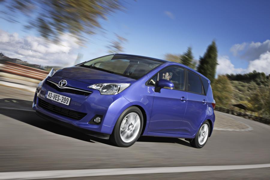  Toyota Verso-S 2010 года  (фото 102 из 109)
